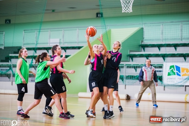 Zdjęcie w galerii na portalu naszraciborz.pl: Koszykarki I LO najlepsze w miejskich finałach wiadomości z regionu