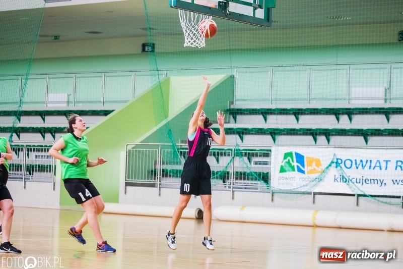 Zdjęcie w galerii na portalu naszraciborz.pl: Koszykarki I LO najlepsze w miejskich finałach wiadomości z regionu