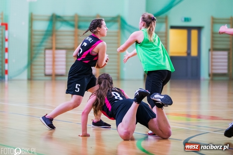 Zdjęcie w galerii na portalu naszraciborz.pl: Koszykarki I LO najlepsze w miejskich finałach wiadomości z regionu