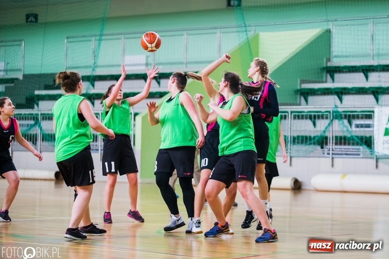 Zdjęcie w galerii na portalu naszraciborz.pl: Koszykarki I LO najlepsze w miejskich finałach wiadomości z regionu