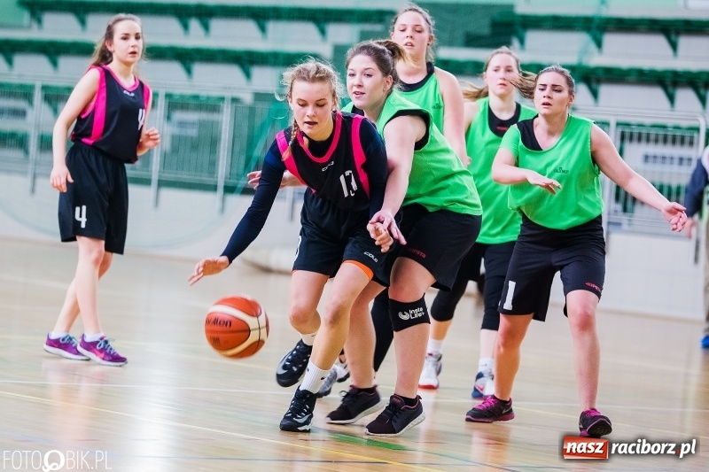 Zdjęcie w galerii na portalu naszraciborz.pl: Koszykarki I LO najlepsze w miejskich finałach wiadomości z regionu