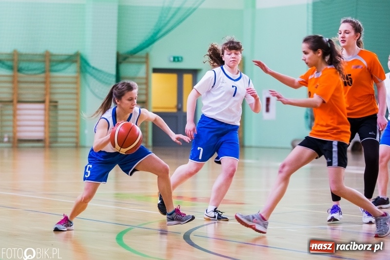 Zdjęcie w galerii na portalu naszraciborz.pl: Koszykarki I LO najlepsze w miejskich finałach wiadomości z regionu