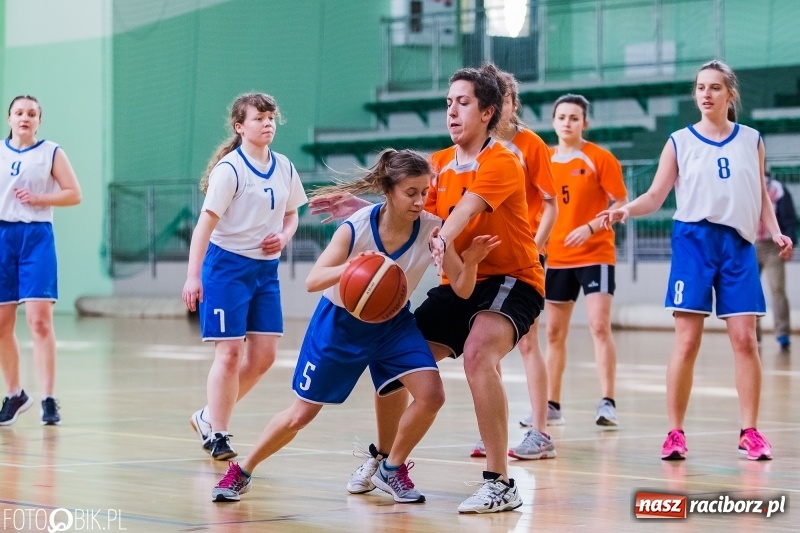 Zdjęcie w galerii na portalu naszraciborz.pl: Koszykarki I LO najlepsze w miejskich finałach wiadomości z regionu