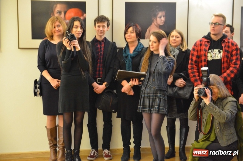 Zdjęcie w galerii na portalu naszraciborz.pl: Kobieta zmienną jest - nowa wystawa na zamku  wiadomości z regionu