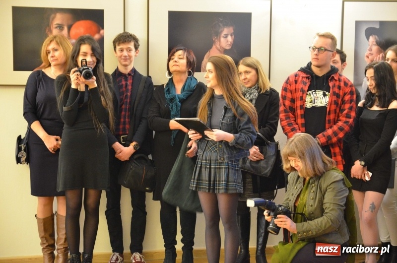 Zdjęcie w galerii na portalu naszraciborz.pl: Kobieta zmienną jest - nowa wystawa na zamku  wiadomości z regionu