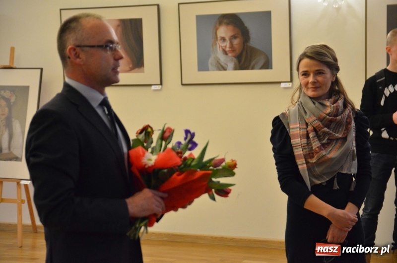 Zdjęcie w galerii na portalu naszraciborz.pl: Kobieta zmienną jest - nowa wystawa na zamku  wiadomości z regionu