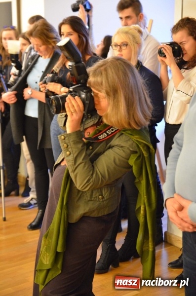 Zdjęcie w galerii na portalu naszraciborz.pl: Kobieta zmienną jest - nowa wystawa na zamku  wiadomości z regionu