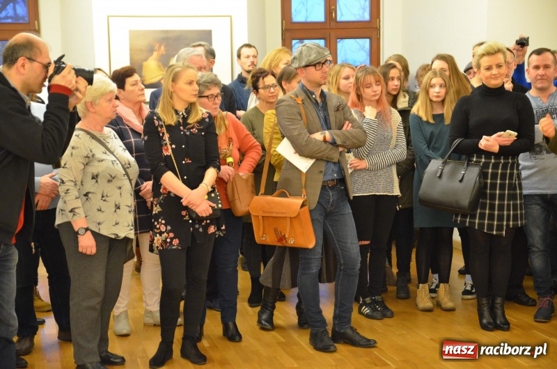 Zdjęcie w galerii na portalu naszraciborz.pl: Kobieta zmienną jest - nowa wystawa na zamku  wiadomości z regionu