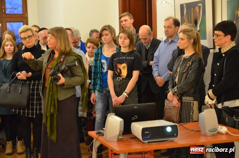 Zdjęcie w galerii na portalu naszraciborz.pl: Kobieta zmienną jest - nowa wystawa na zamku  wiadomości z regionu