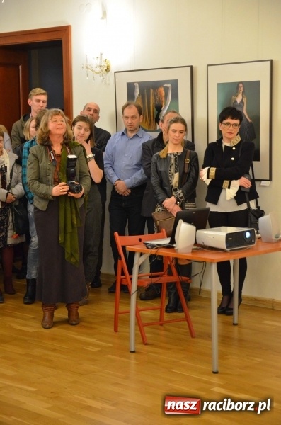 Zdjęcie w galerii na portalu naszraciborz.pl: Kobieta zmienną jest - nowa wystawa na zamku  wiadomości z regionu