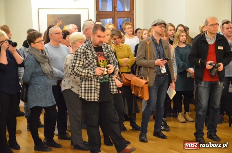 Zdjęcie w galerii na portalu naszraciborz.pl: Kobieta zmienną jest - nowa wystawa na zamku  wiadomości z regionu