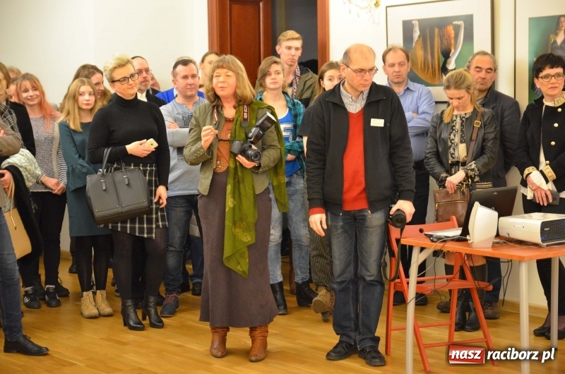 Zdjęcie w galerii na portalu naszraciborz.pl: Kobieta zmienną jest - nowa wystawa na zamku  wiadomości z regionu