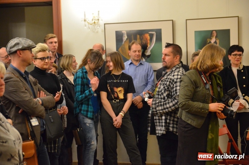 Zdjęcie w galerii na portalu naszraciborz.pl: Kobieta zmienną jest - nowa wystawa na zamku  wiadomości z regionu