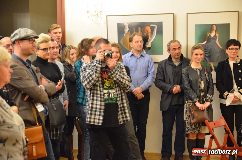 Zdjęcie w galerii na portalu naszraciborz.pl: Kobieta zmienną jest - nowa wystawa na zamku  wiadomości z regionu