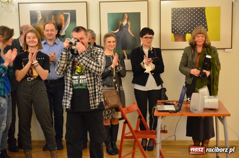 Zdjęcie w galerii na portalu naszraciborz.pl: Kobieta zmienną jest - nowa wystawa na zamku  wiadomości z regionu