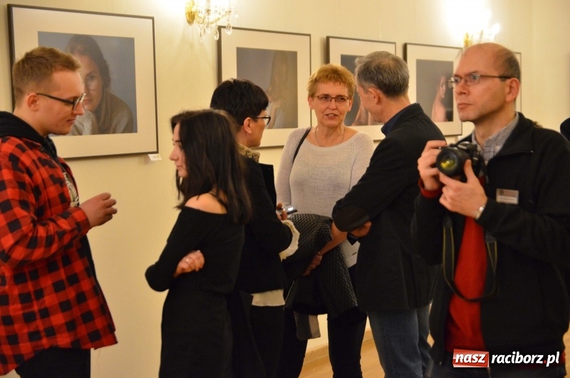 Zdjęcie w galerii na portalu naszraciborz.pl: Kobieta zmienną jest - nowa wystawa na zamku  wiadomości z regionu