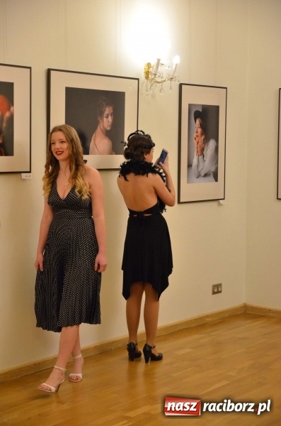 Zdjęcie w galerii na portalu naszraciborz.pl: Kobieta zmienną jest - nowa wystawa na zamku  wiadomości z regionu