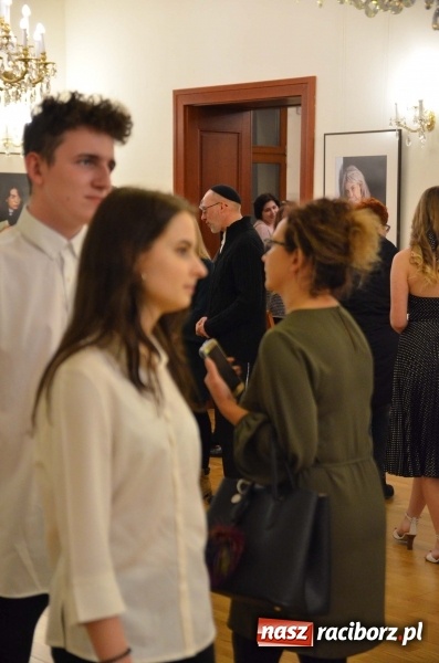 Zdjęcie w galerii na portalu naszraciborz.pl: Kobieta zmienną jest - nowa wystawa na zamku  wiadomości z regionu