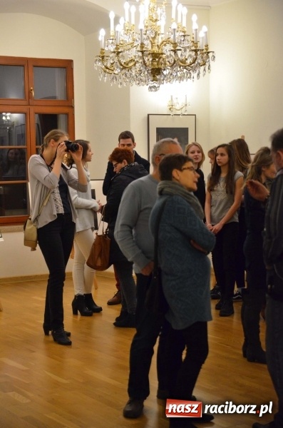 Zdjęcie w galerii na portalu naszraciborz.pl: Kobieta zmienną jest - nowa wystawa na zamku  wiadomości z regionu