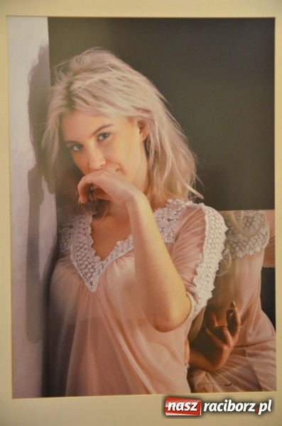 Zdjęcie w galerii na portalu naszraciborz.pl: Kobieta zmienną jest - nowa wystawa na zamku  wiadomości z regionu