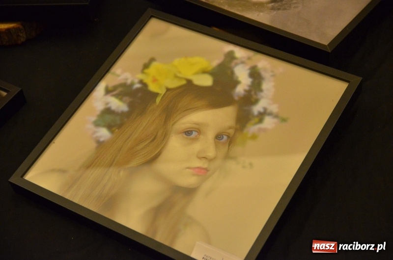 Zdjęcie w galerii na portalu naszraciborz.pl: Kobieta zmienną jest - nowa wystawa na zamku  wiadomości z regionu