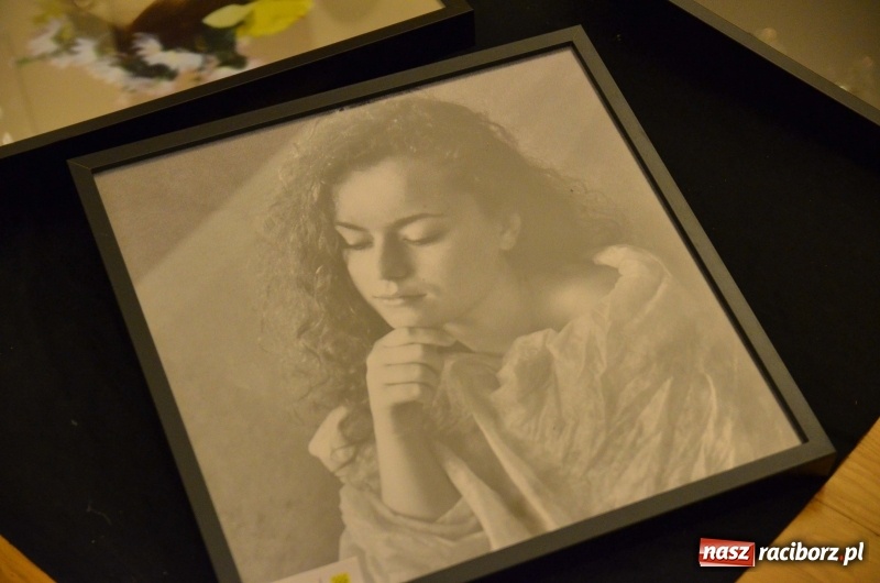 Zdjęcie w galerii na portalu naszraciborz.pl: Kobieta zmienną jest - nowa wystawa na zamku  wiadomości z regionu