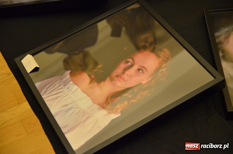 Zdjęcie w galerii na portalu naszraciborz.pl: Kobieta zmienną jest - nowa wystawa na zamku  wiadomości z regionu