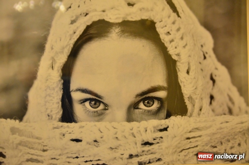 Zdjęcie w galerii na portalu naszraciborz.pl: Kobieta zmienną jest - nowa wystawa na zamku  wiadomości z regionu