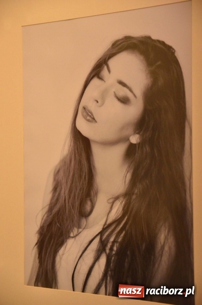 Zdjęcie w galerii na portalu naszraciborz.pl: Kobieta zmienną jest - nowa wystawa na zamku  wiadomości z regionu