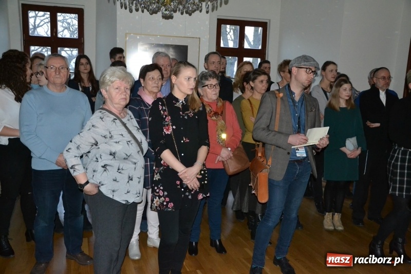 Zdjęcie w galerii na portalu naszraciborz.pl: Kobieta zmienną jest - nowa wystawa na zamku  wiadomości z regionu