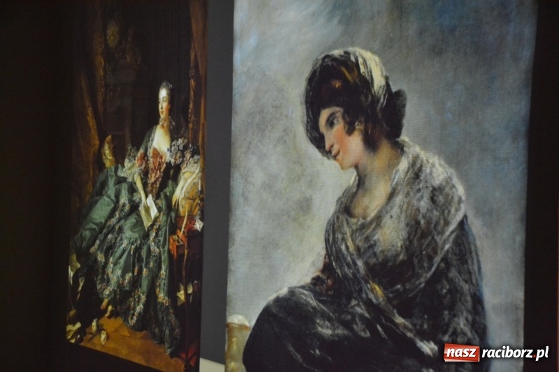 Zdjęcie w galerii na portalu naszraciborz.pl: Kobieta zmienną jest - nowa wystawa na zamku  wiadomości z regionu