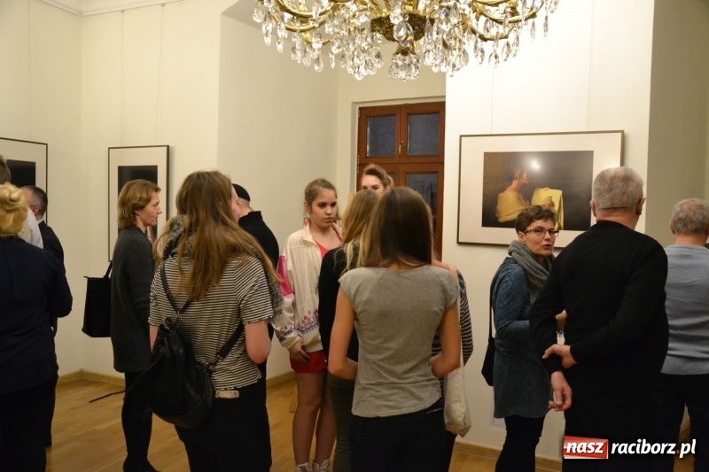 Zdjęcie w galerii na portalu naszraciborz.pl: Kobieta zmienną jest - nowa wystawa na zamku  wiadomości z regionu