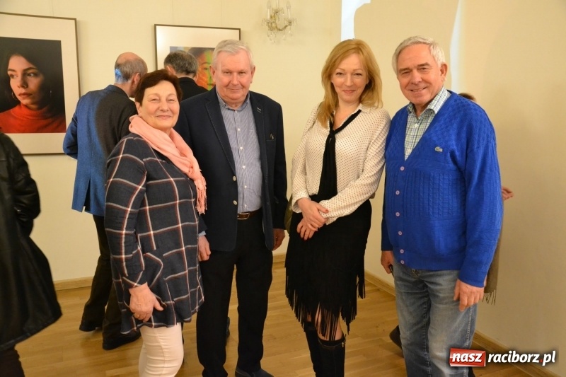 Zdjęcie w galerii na portalu naszraciborz.pl: Kobieta zmienną jest - nowa wystawa na zamku  wiadomości z regionu