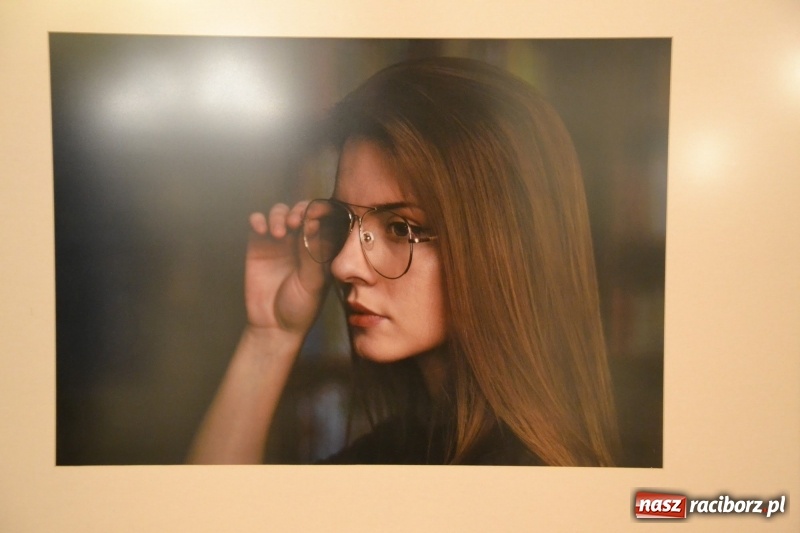 Zdjęcie w galerii na portalu naszraciborz.pl: Kobieta zmienną jest - nowa wystawa na zamku  wiadomości z regionu