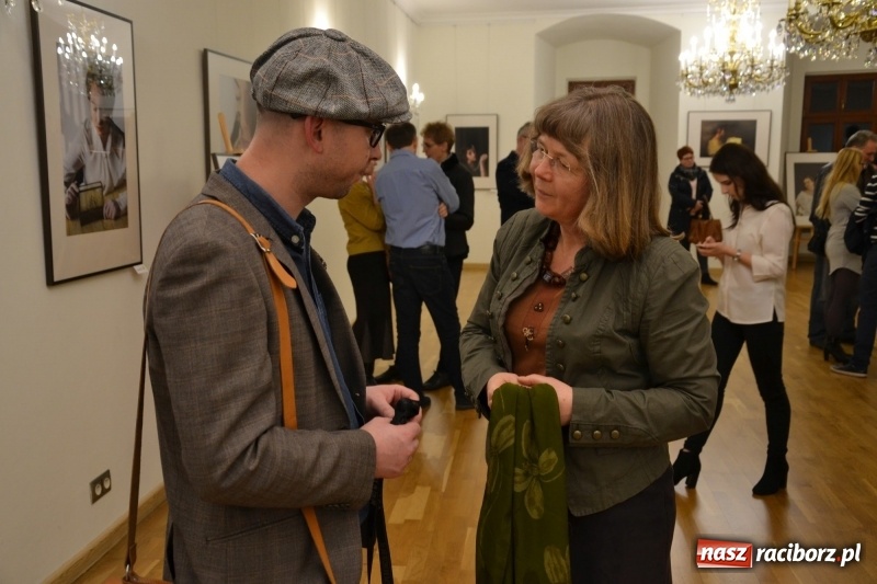 Zdjęcie w galerii na portalu naszraciborz.pl: Kobieta zmienną jest - nowa wystawa na zamku  wiadomości z regionu