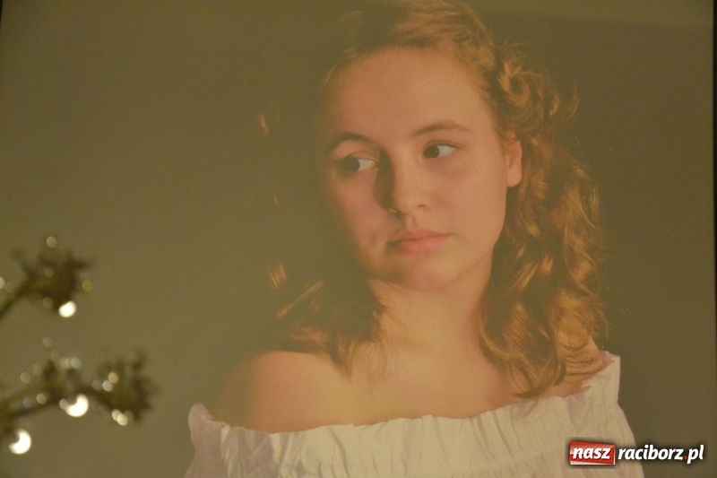 Zdjęcie w galerii na portalu naszraciborz.pl: Kobieta zmienną jest - nowa wystawa na zamku  wiadomości z regionu