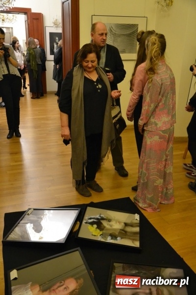 Zdjęcie w galerii na portalu naszraciborz.pl: Kobieta zmienną jest - nowa wystawa na zamku  wiadomości z regionu