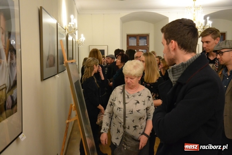 Zdjęcie w galerii na portalu naszraciborz.pl: Kobieta zmienną jest - nowa wystawa na zamku  wiadomości z regionu