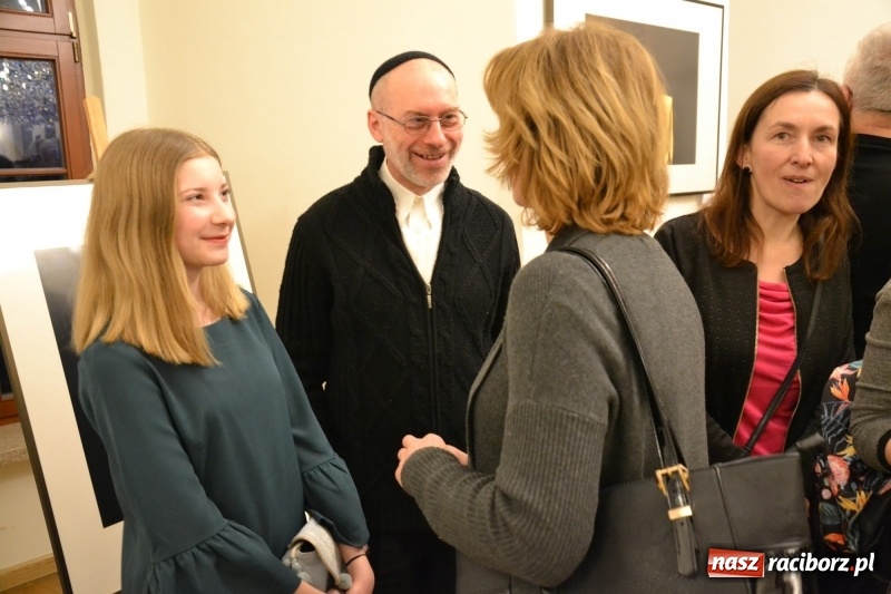 Zdjęcie w galerii na portalu naszraciborz.pl: Kobieta zmienną jest - nowa wystawa na zamku  wiadomości z regionu