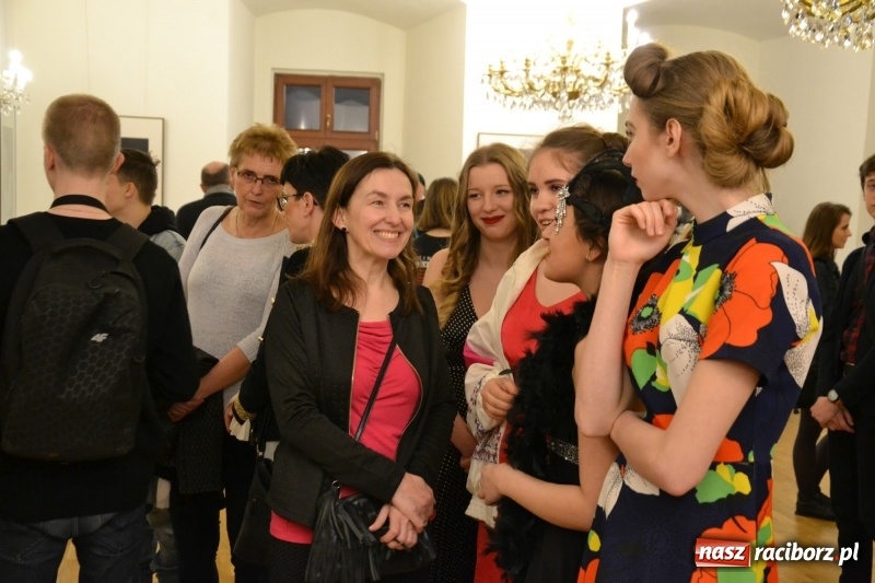 Zdjęcie w galerii na portalu naszraciborz.pl: Kobieta zmienną jest - nowa wystawa na zamku  wiadomości z regionu