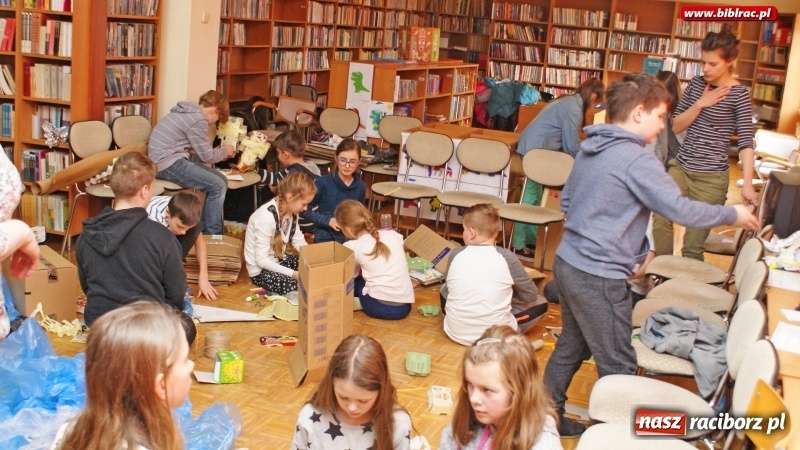 Zdjęcie w galerii na portalu naszraciborz.pl: Świat jest pełen Superbohaterek. Spotkanie z Małgorzatą Frąckiewicz wiadomości z regionu