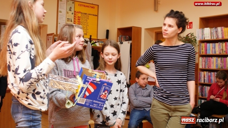 Zdjęcie w galerii na portalu naszraciborz.pl: Świat jest pełen Superbohaterek. Spotkanie z Małgorzatą Frąckiewicz wiadomości z regionu