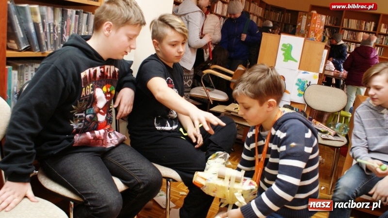 Zdjęcie w galerii na portalu naszraciborz.pl: Świat jest pełen Superbohaterek. Spotkanie z Małgorzatą Frąckiewicz wiadomości z regionu