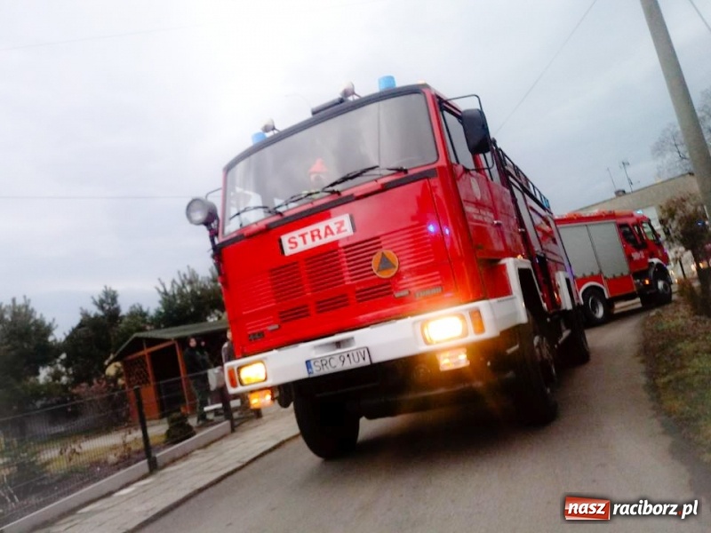 Zdjęcie w galerii na portalu naszraciborz.pl: Pożar na Sudeckiej w Raciborzu. Ewakuowano kilkanaście osób  wiadomości z regionu