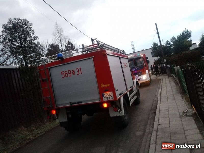 Zdjęcie w galerii na portalu naszraciborz.pl: Pożar na Sudeckiej w Raciborzu. Ewakuowano kilkanaście osób  wiadomości z regionu