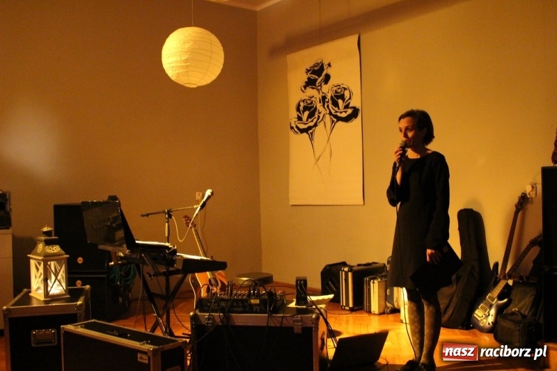 Zdjęcie w galerii na portalu naszraciborz.pl: O kobietach i dla kobiet. Święto pań w GCK w Nędzy wiadomości z regionu