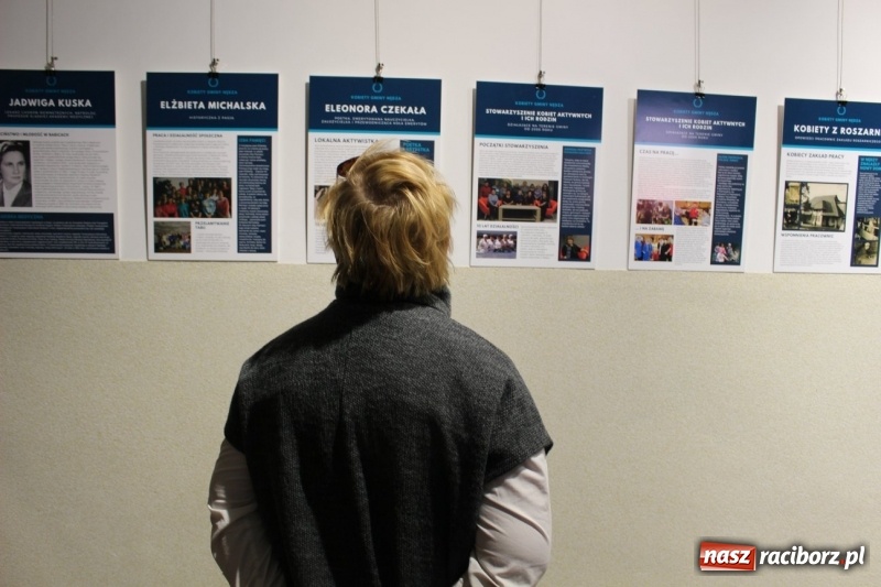 Zdjęcie w galerii na portalu naszraciborz.pl: O kobietach i dla kobiet. Święto pań w GCK w Nędzy wiadomości z regionu
