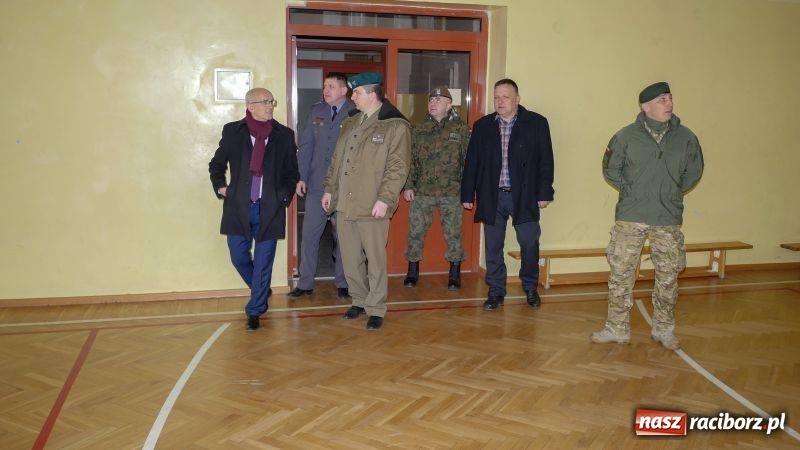 Zdjęcie w galerii na portalu naszraciborz.pl: Batalion Wojsk Obrony Terytorialnej coraz bliżej Kuźni Raciborskiej  wiadomości z regionu