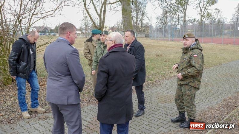 Zdjęcie w galerii na portalu naszraciborz.pl: Batalion Wojsk Obrony Terytorialnej coraz bliżej Kuźni Raciborskiej  wiadomości z regionu