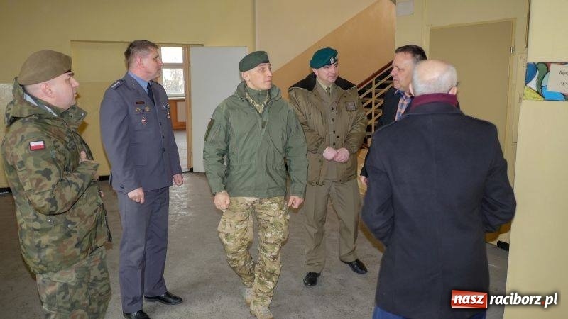 Zdjęcie w galerii na portalu naszraciborz.pl: Batalion Wojsk Obrony Terytorialnej coraz bliżej Kuźni Raciborskiej  wiadomości z regionu